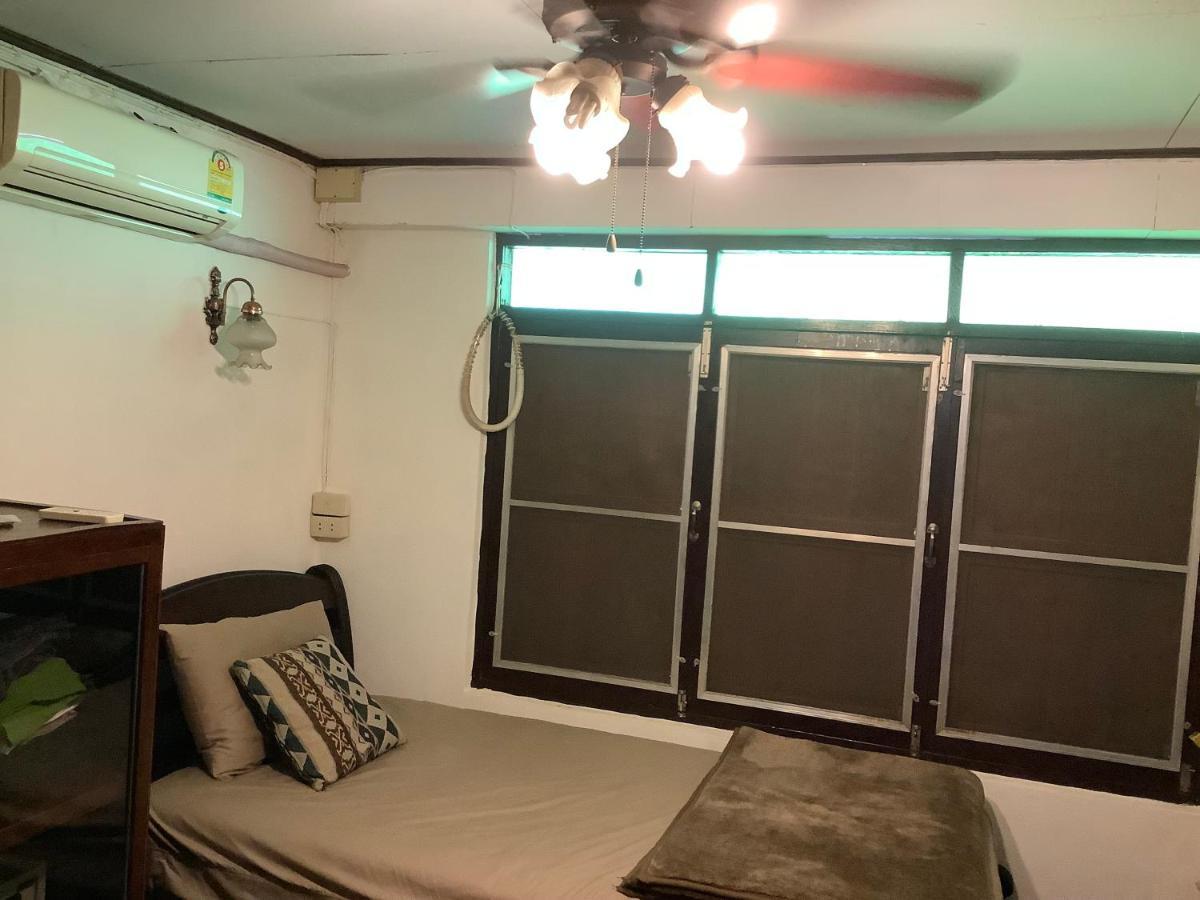 Tata Guesthouse Čiang Mai Exteriér fotografie