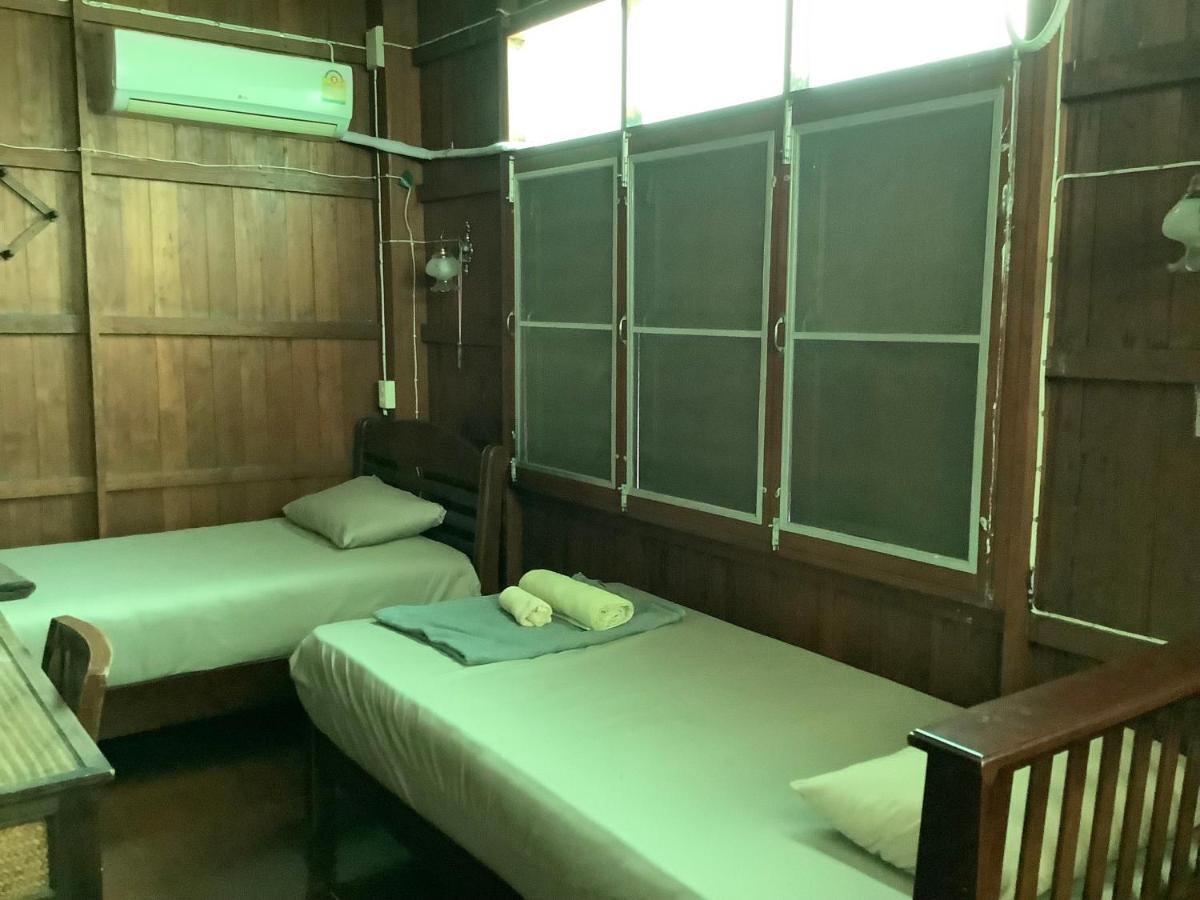 Tata Guesthouse Čiang Mai Exteriér fotografie