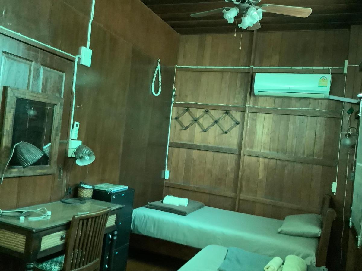 Tata Guesthouse Čiang Mai Exteriér fotografie
