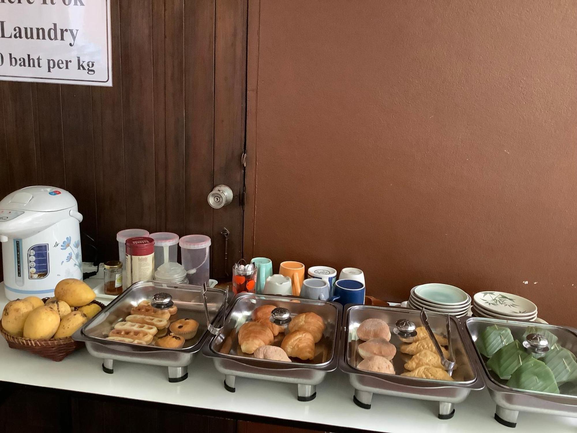 Tata Guesthouse Čiang Mai Exteriér fotografie