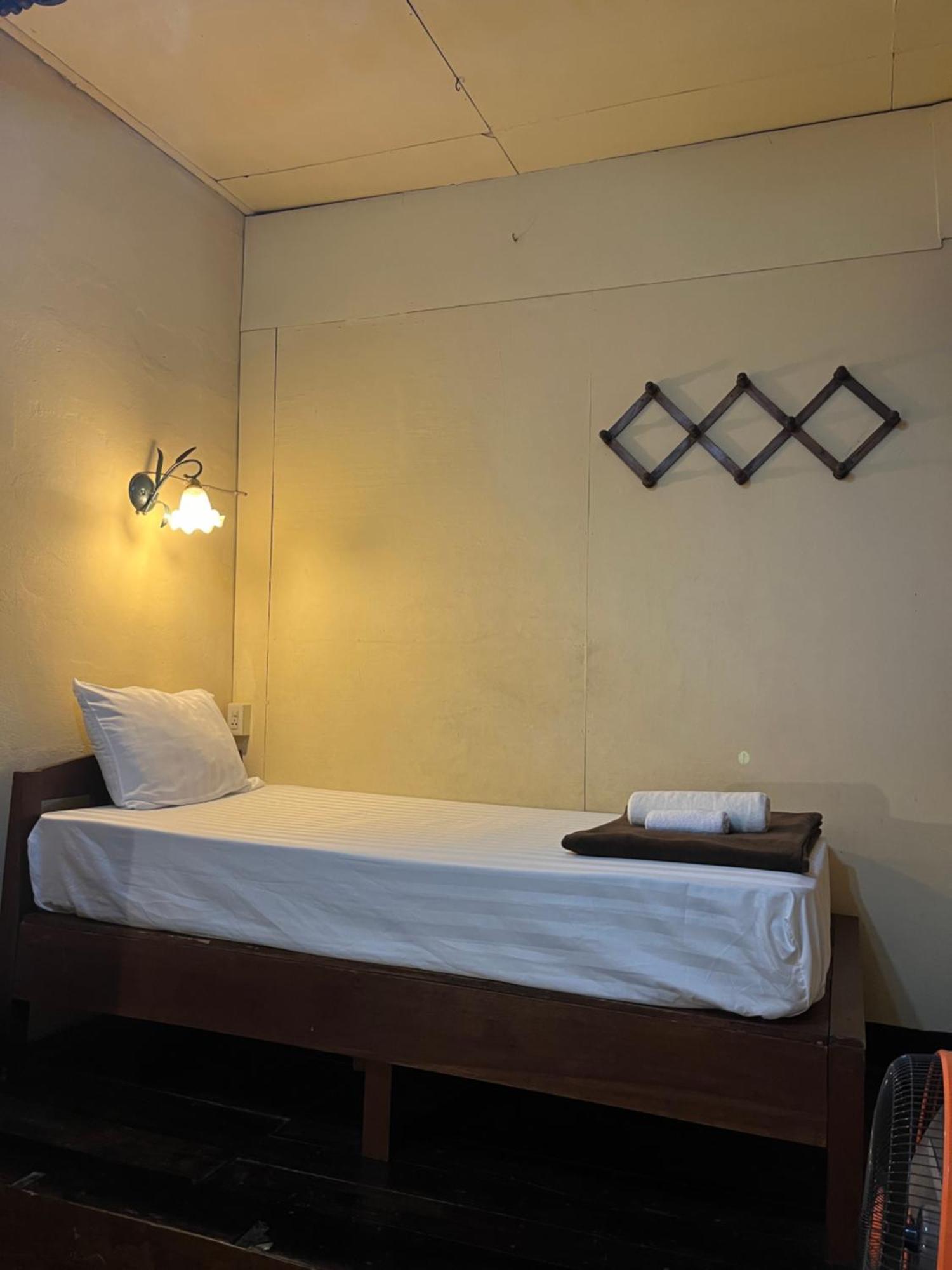 Tata Guesthouse Čiang Mai Exteriér fotografie