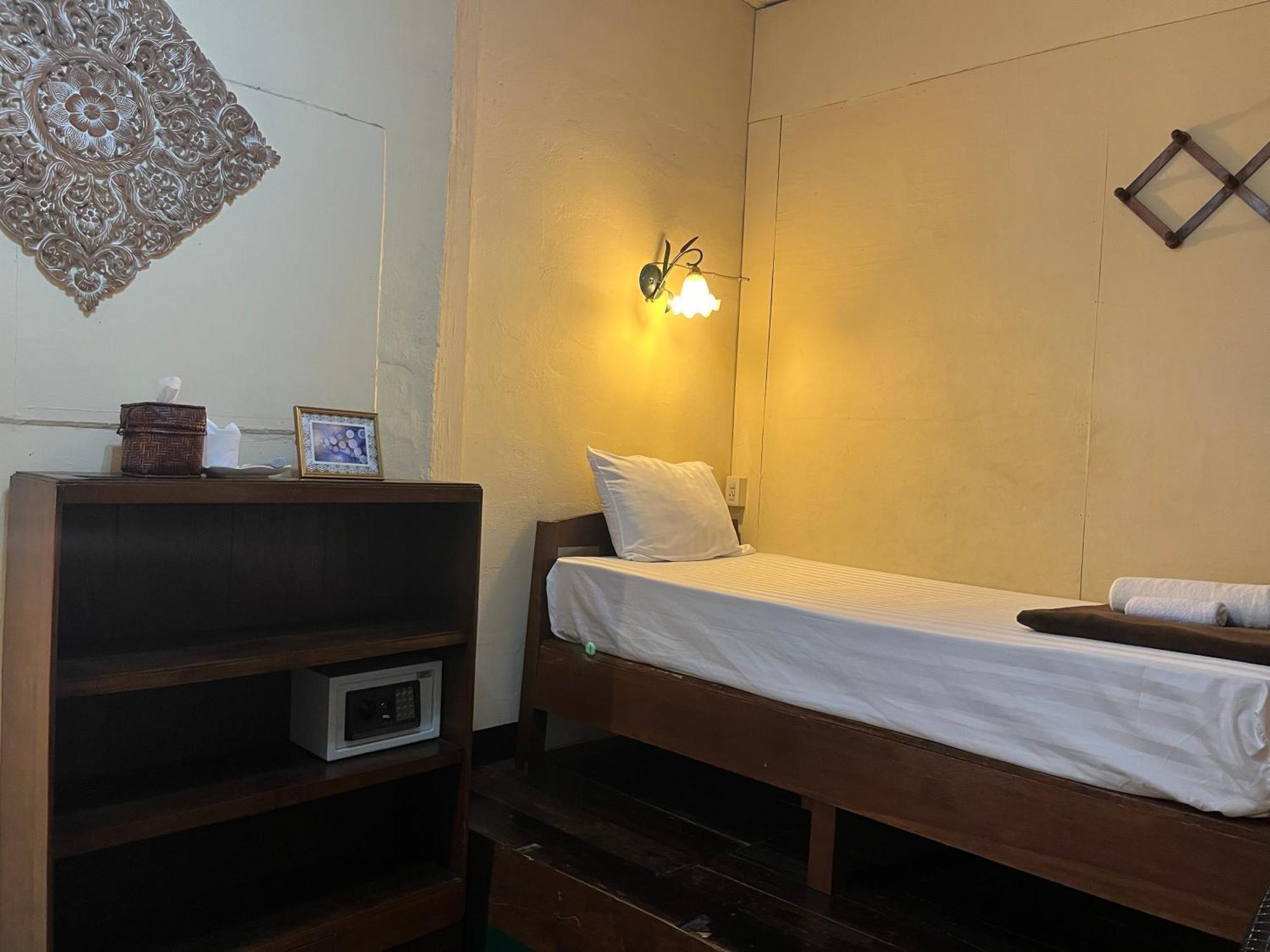 Tata Guesthouse Čiang Mai Exteriér fotografie