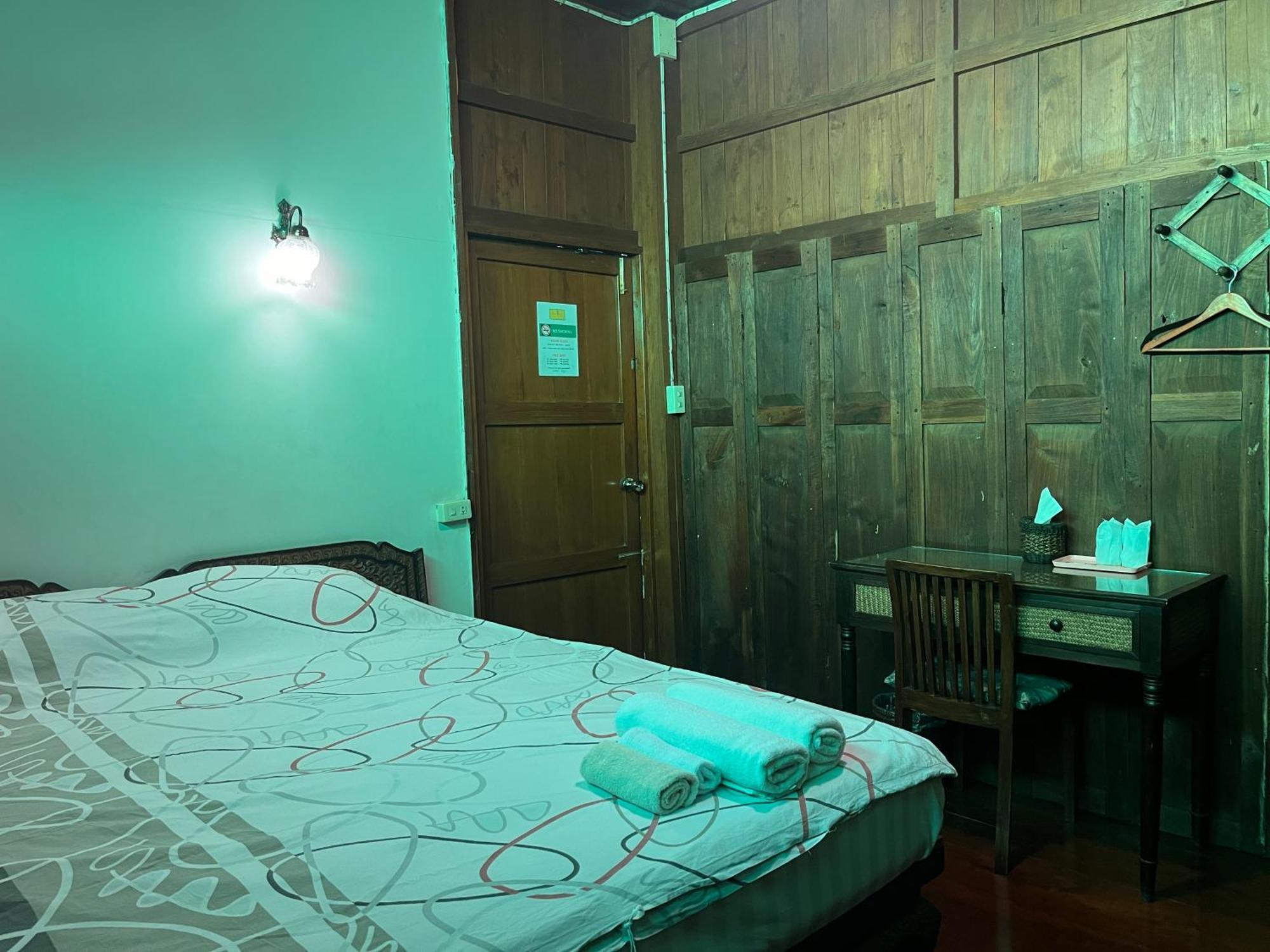 Tata Guesthouse Čiang Mai Exteriér fotografie